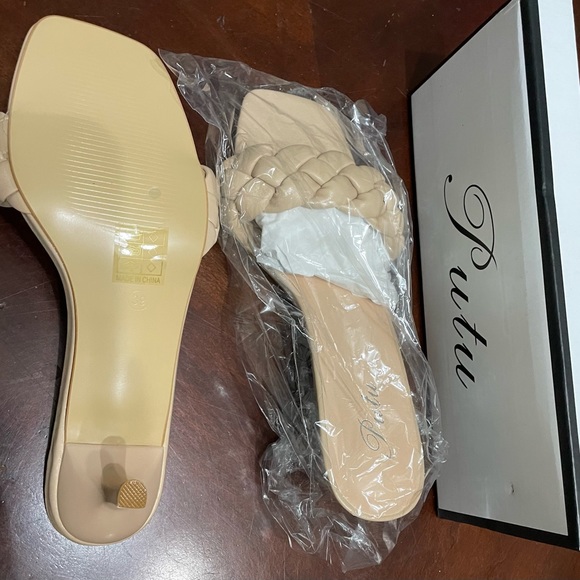 Apricot Ladies Sandals - Picture 3 of 3